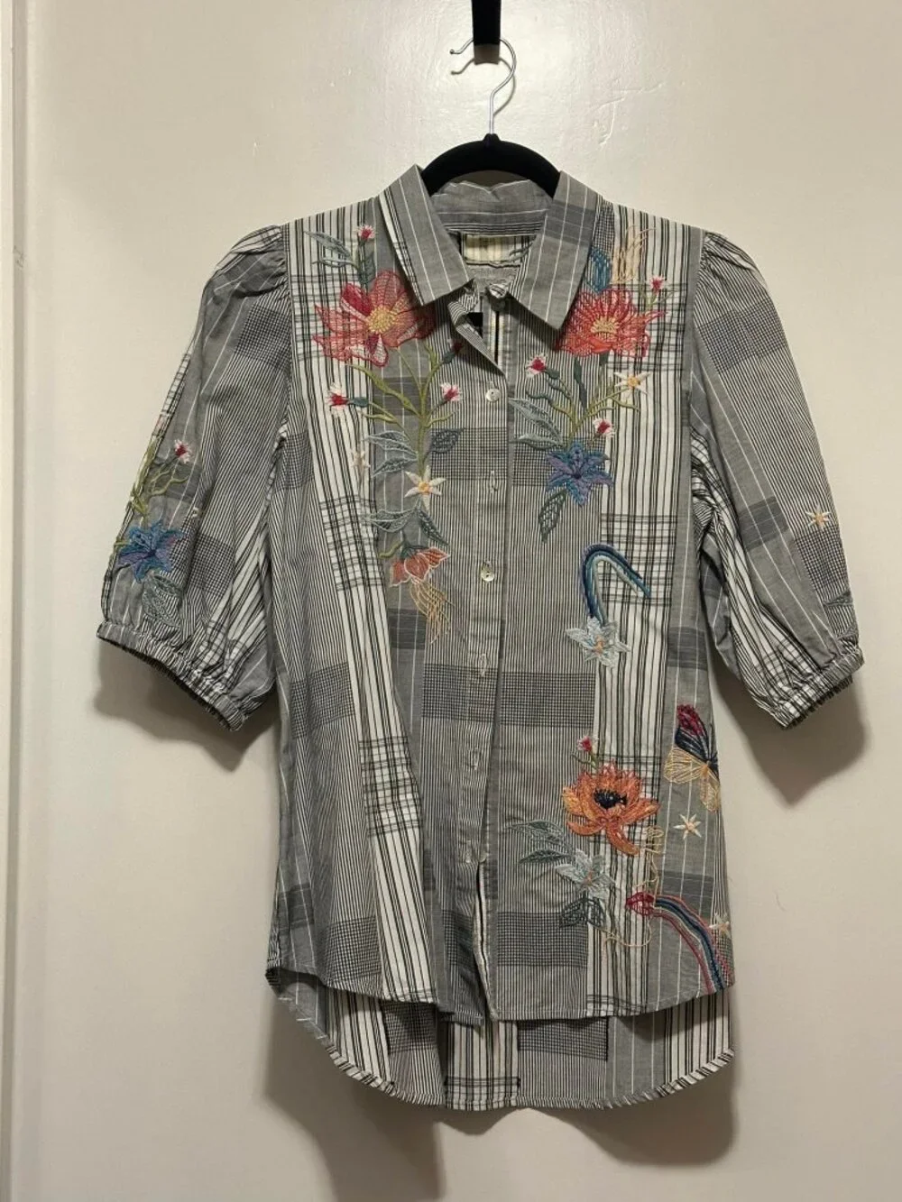 NWT Johnny Was Jordan Lisbon Embroidered Puffed Short Sleeve Button Shirt Small